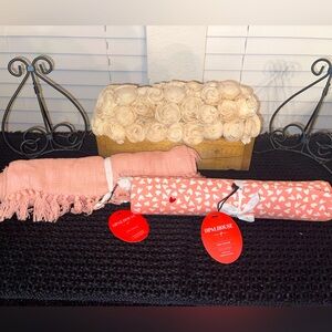 Opalhouse Pink Table Runner &‎ Pink With Hearts Table Runner (2)